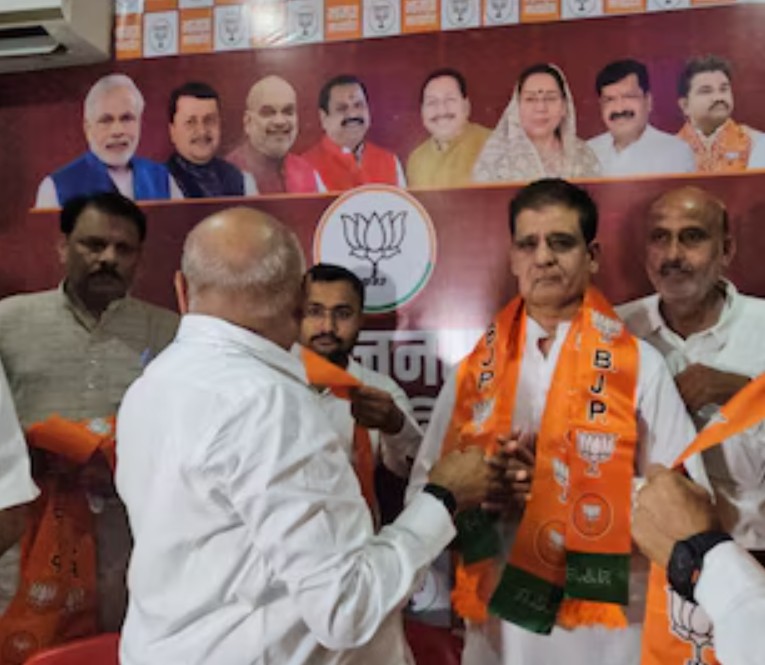 उपचुनाव से पहले दतिया में बढ़ी राजनीतिक हलचल, गोविंद राहुल देव हुए भाजपा में शामिल